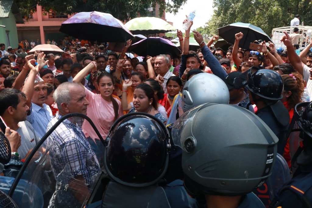 भरतपुरमा प्रदर्शनका क्रममा नियन्त्रणमा लिएका १४ जना विरुद्ध मुद्धा दर्ता