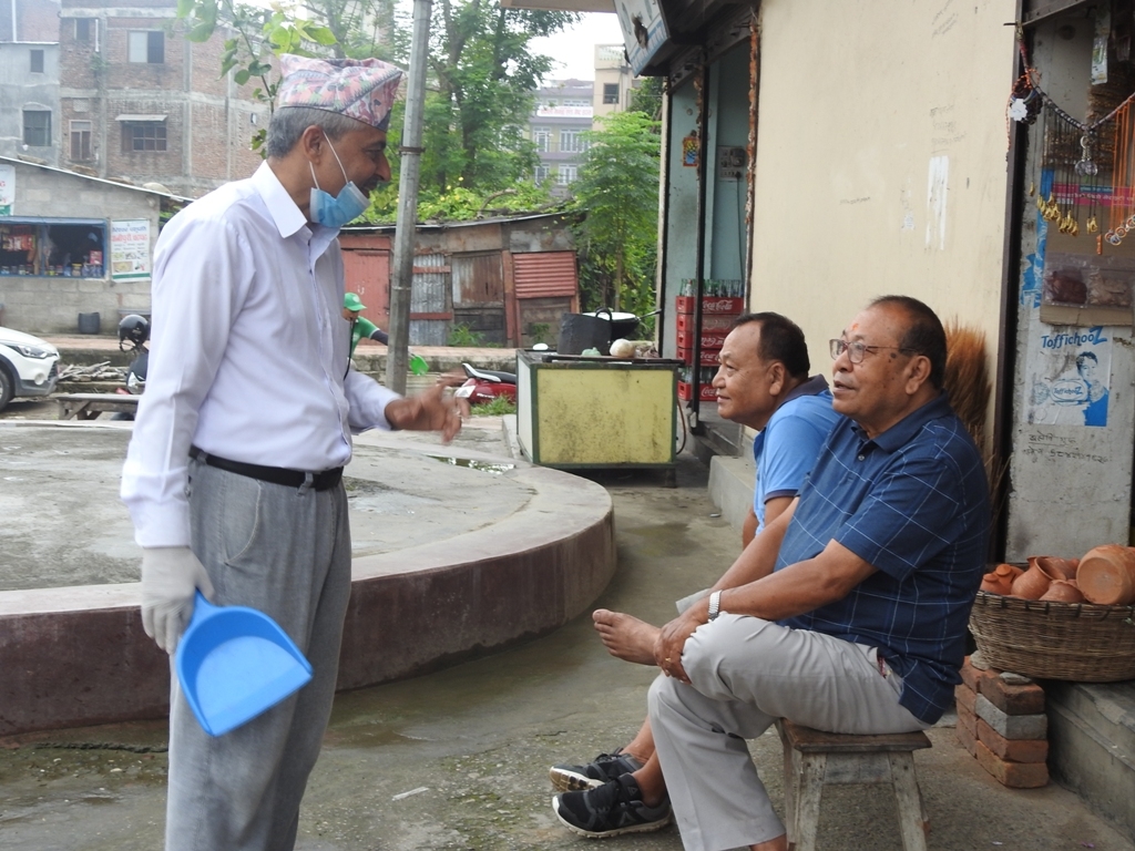 डेङ्गु सार्ने लामखुट्टे खोज र नष्ट गर अभियानमा सांसद सुबेदी