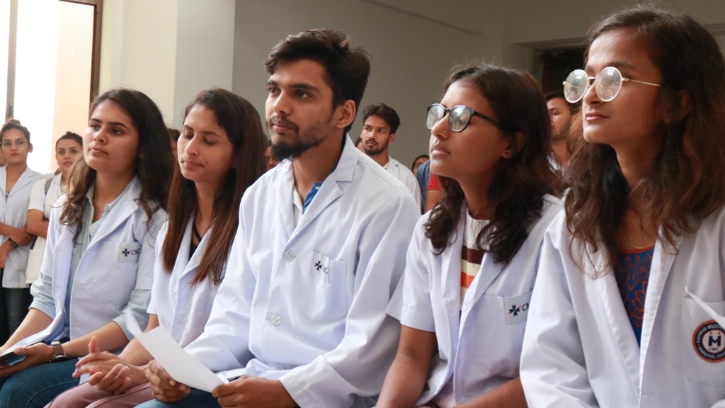 चितवन मेडिकल कलेजका विद्यार्थी भन्छन्ः माफियासँग राज्य संयन्त्र नतमस्तक भयो