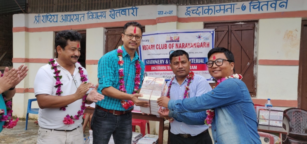 नारायणगढ रोटरी क्लबद्वारा इच्छाकामना खेतबारीका विद्यार्थीलाई सहयोग