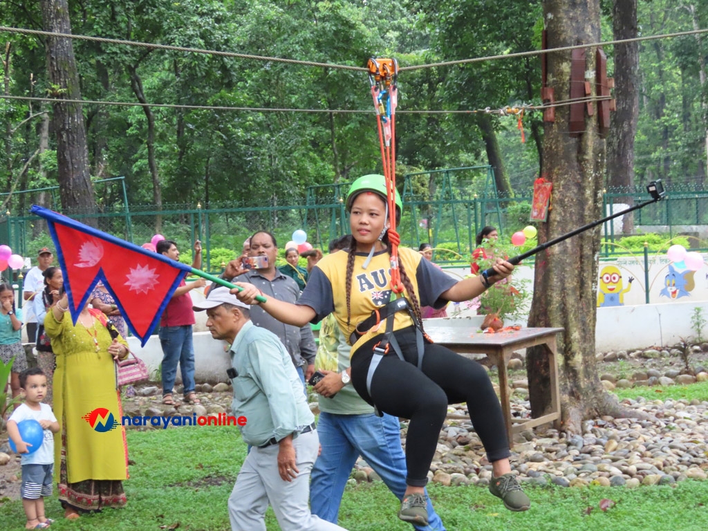 चितवनमै ‘जीपलाइन’को मज्जा (फोटोमा हेर्नुहोस्)