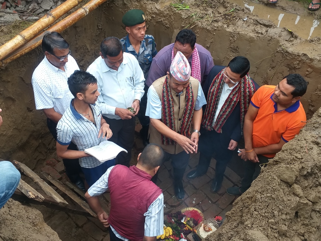चितवनको खैरहनीमा शीत भण्डारः कृषि मन्त्री लामाले गरे शिलान्यास