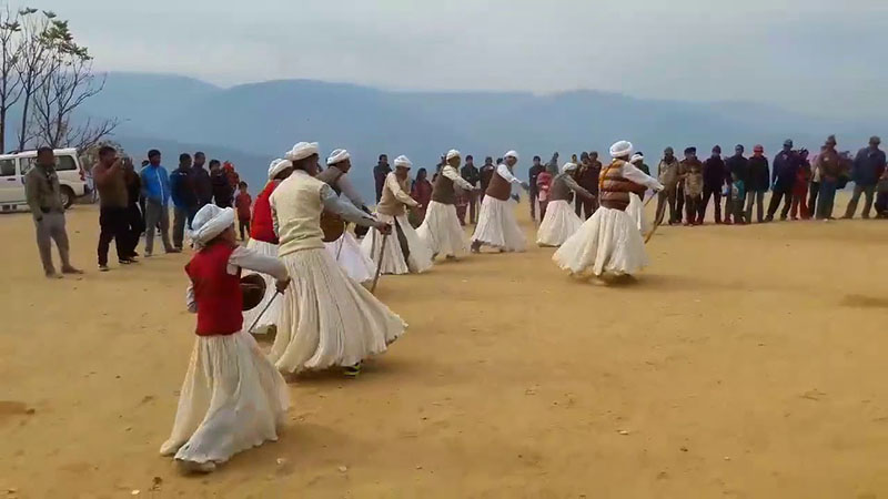 ‘भुवा’ नाँच जगेर्ना गर्न दुबईबाट घर बिदा