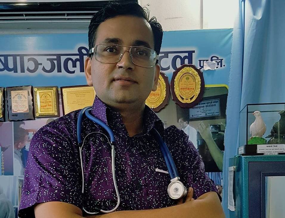 कोरोना भाइरसः नआत्तिन र उच्च सतर्कता अपनाउन चिकित्सकको सुझाव