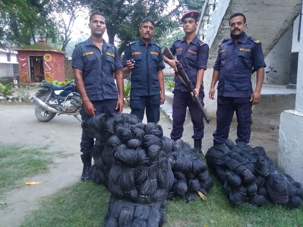 नवलपरासीमा तस्करी मौलाउँदै, ५० हजारको सामान बरामद