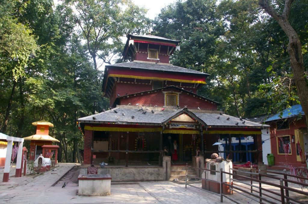 दशैँ नजिकिएसँगै शुरु भयो पर्यटकीय क्षेत्रमा चहलपहल