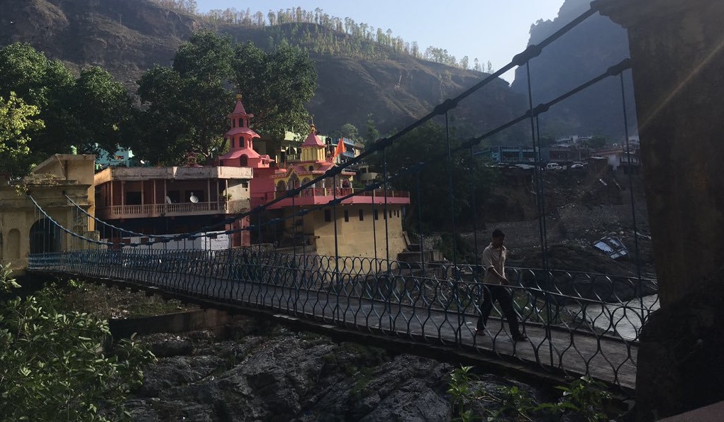पेन्सन बुझ्न सीमा नाका पुगेका नेपाली समस्यामा