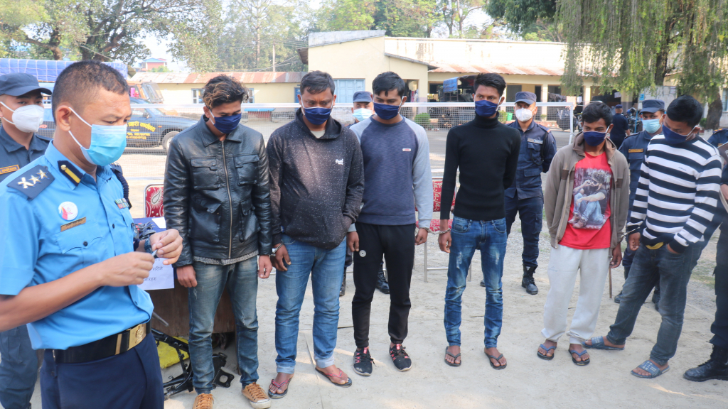 भरतपुरमा मोटरसाइकल चोरी गर्ने सात जना पक्राउ
