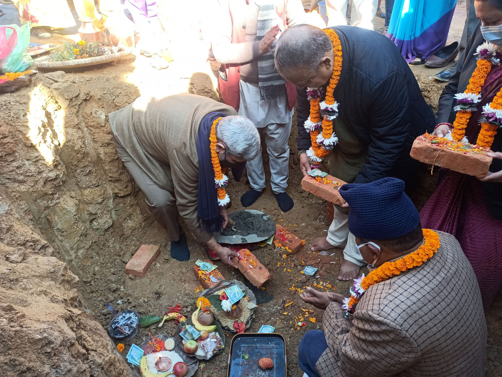 आधारभूत अस्पताल शिलान्यास: स्वास्थ्य क्षेत्रमा ठूलो फड्को