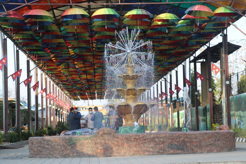 चितवनमा आन्तरिक पर्यटकको चहलपहल बढ्यो