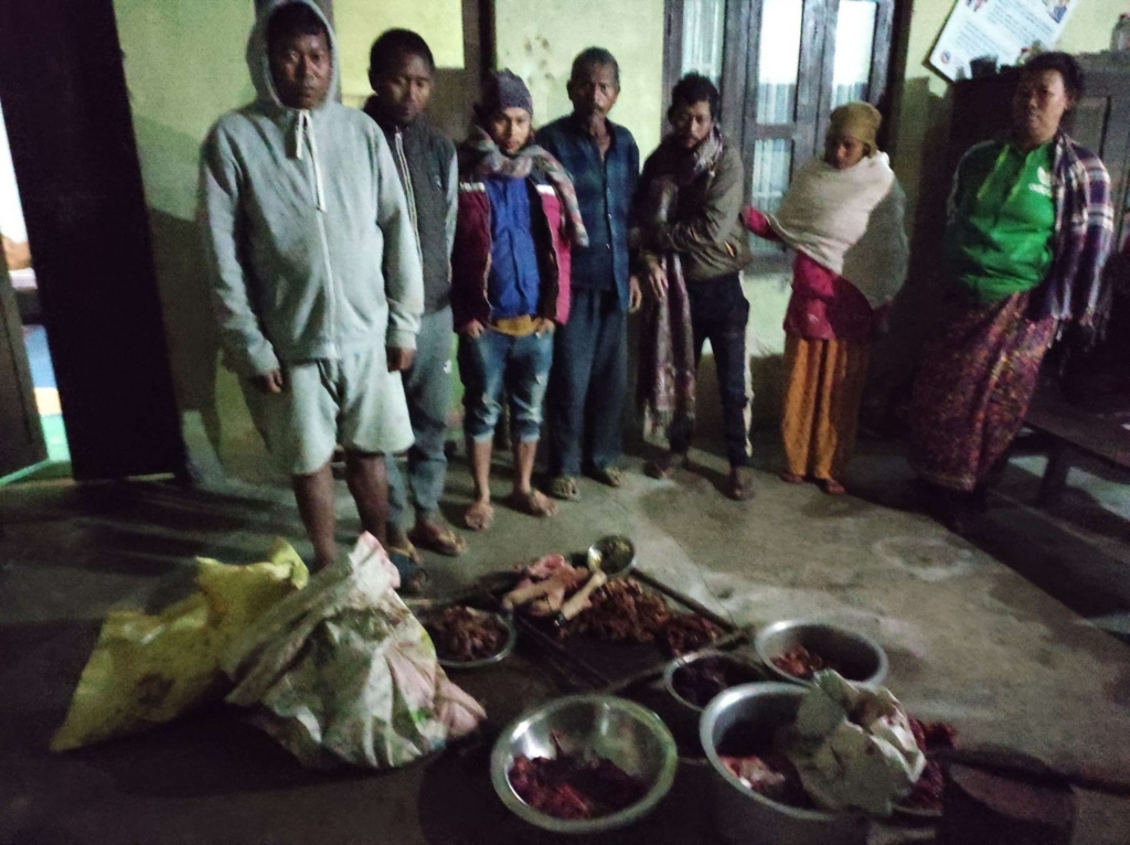 चितवनमा चित्तल मारेर खाँदै गरेका सातजना सेनाको गस्ती टोलीद्धारा पक्राउ
