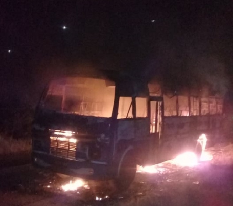 दाङमा गुडिरहेको बसमा आगलागी