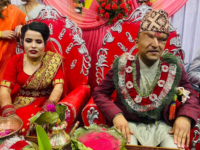 गायक रमेश प्रसाई नन्दा सिंहसँग विवाह बन्धनमा बाँधिए