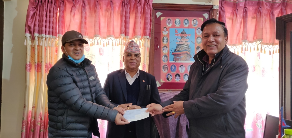 चितवनको गौतमबुद्ध अन्तर्राष्ट्रिय क्रिकेट रंगशालालाई रत्ननगर नगरपालिकाद्वारा १० लाख रुपैयाँ सहयोग