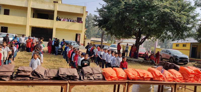 गर्दासको विद्यालयलाई रोटरी र महालक्ष्मीको सहयोग