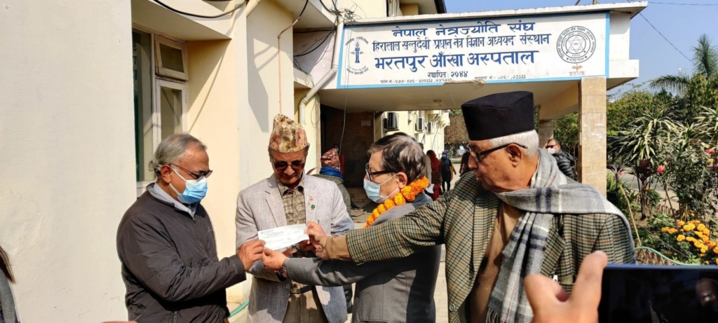 आर्थिक सहयोग गर्दै नारायणगढ लायन्सले मनायो ३९औं स्थापना दिवस