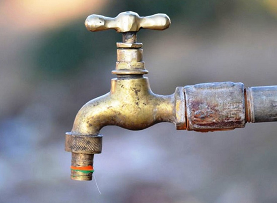 झापामा कृषकका खेतमै धारा जडान कार्यक्रम
