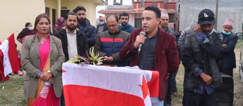 नेकपाले देश बनाउँदैन, देश खान्छः कार्की