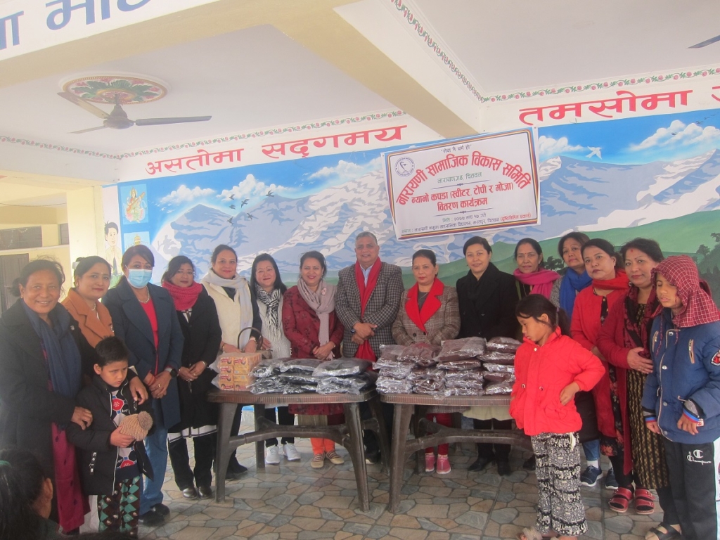 नारायणी माविका ३२ जना दृष्टिविहीन विधार्थीलाई न्यानो लुगा वितरण