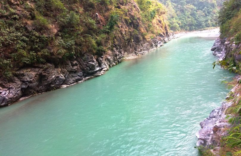 मस्र्याङ्दी नदीमा खस्यो ट्रक