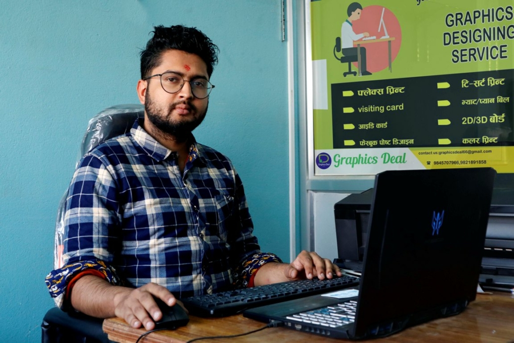 व्यवसाय थालेकै महिनामा सफलता चुम्ने ग्राफिक डिलका सुशान्त, पढाइलाई व्यवहारमा उतार्दाको प्रतिफल