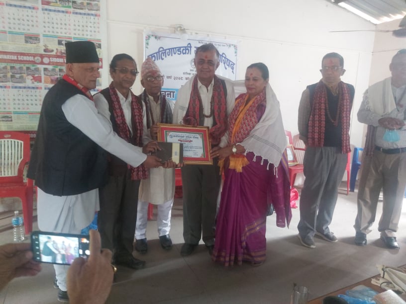 चितवनका पाँच साहित्यकारलाई कालीगण्डकी सम्मान