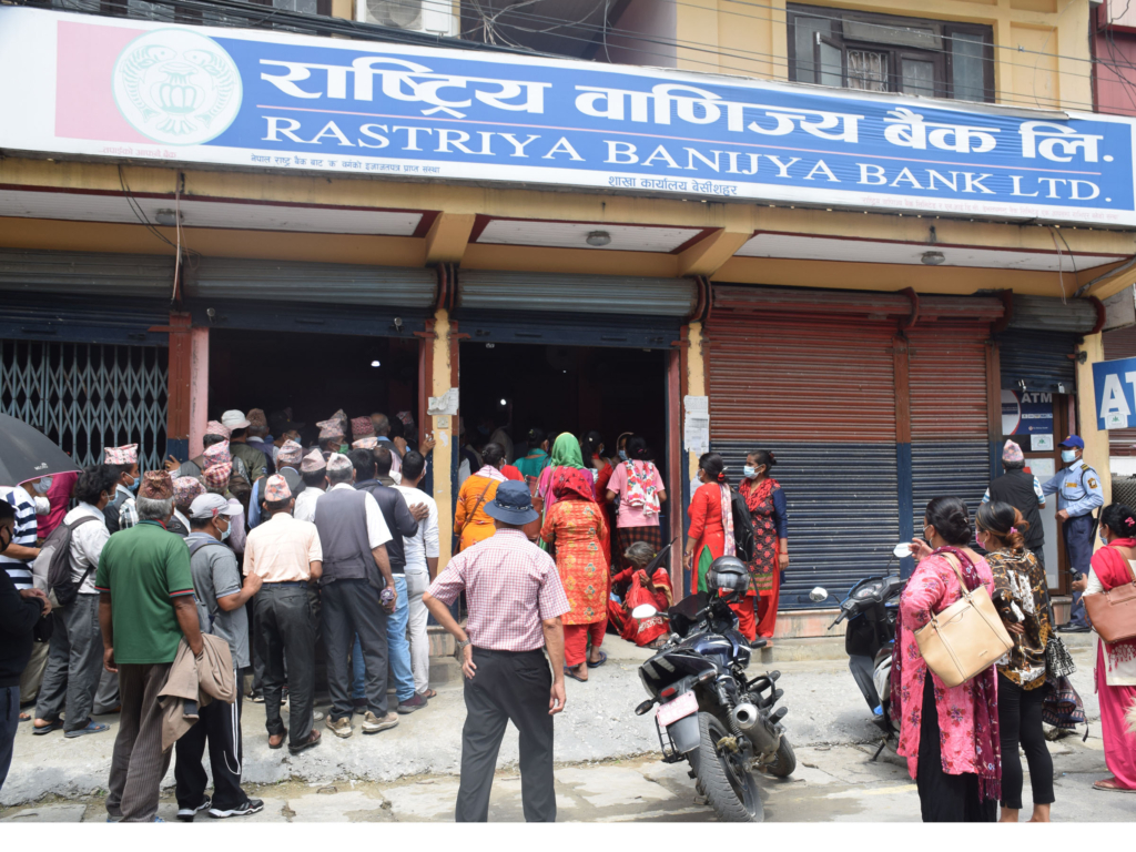 कोरोना सङ्क्रमणका कारण जारी निषेधाज्ञामा पेन्सन लिन सकस
