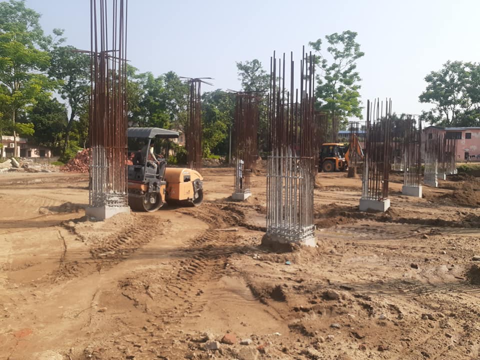 भरतपुर सिटी हल निर्माणमा डीपीसीको काम हुँदै, निषेधाज्ञाले कामदारको अभाव