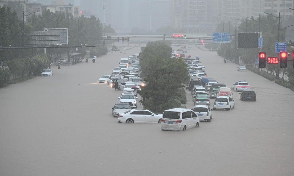 चीनमा ६० वर्षयताकै भीषण वर्षा र बाढी, १२ जनाको मृत्यु
