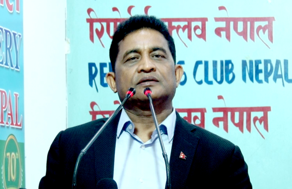 आकाश खसे पनि माधव नेपाललाई बराबरी अध्यक्ष दिइँदैन: एमाले नेता महासेठ