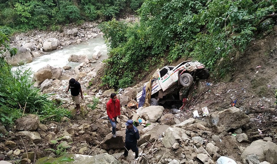 जन्ती बोकेको जिप दुर्घटनामा चारको मृत्यु, १४ घाइते