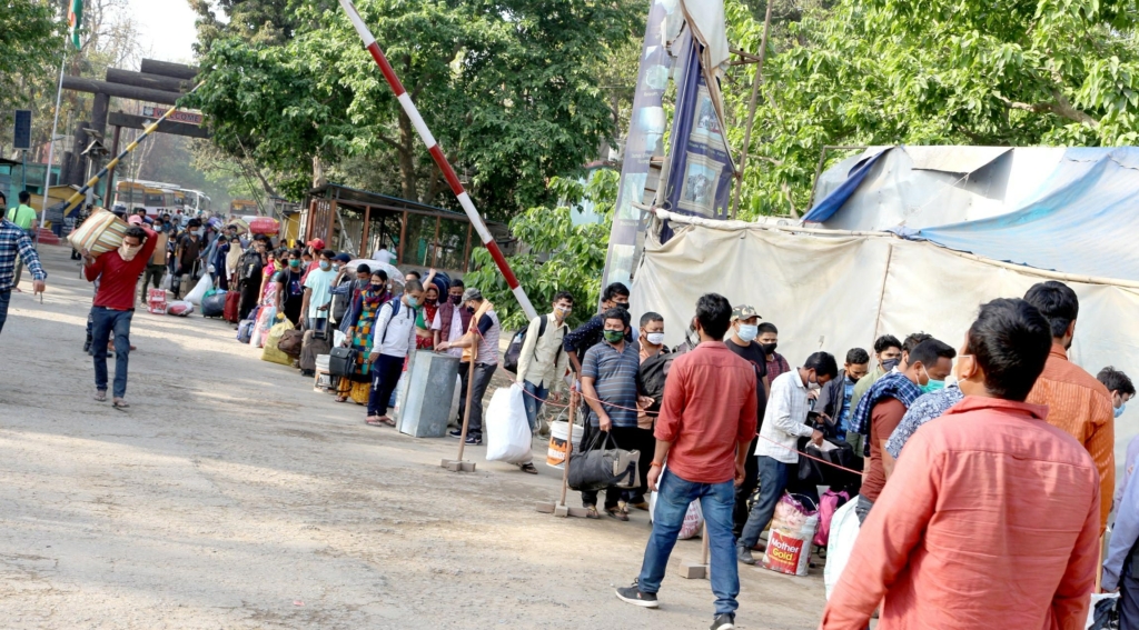भारतबाट दुई सातामा ३४ हजार नेपाली स्वदेश फर्किए