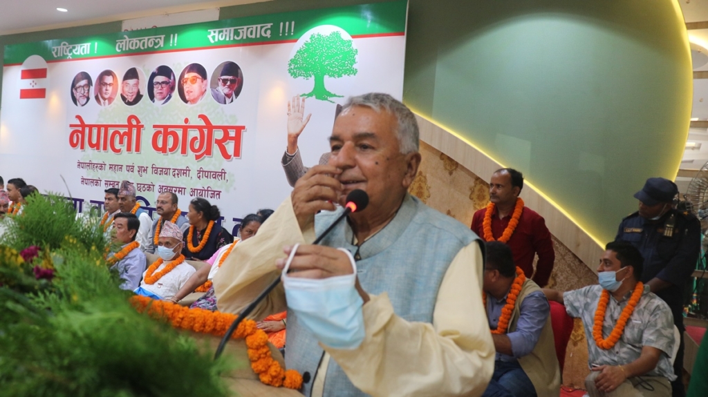 सभापति देउवाले कांग्रेसको इज्जतमा खेलबाड गरेः रामचन्द्र पौडेल