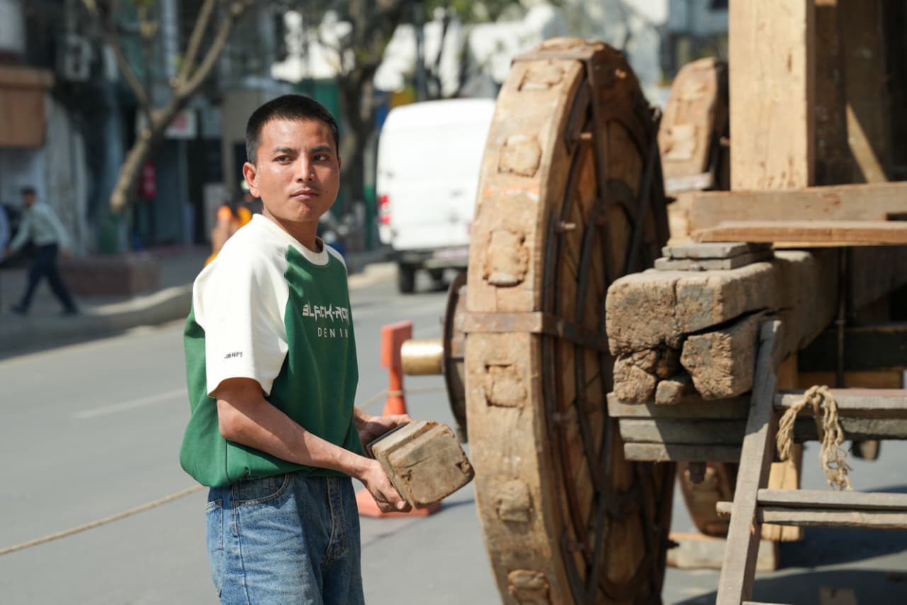 सेतो मच्छिन्द्रनाथको रथ तयार गरिँदै (तस्बिरहरू) Seto Machhindrako Rath Nepal Photo Library 6